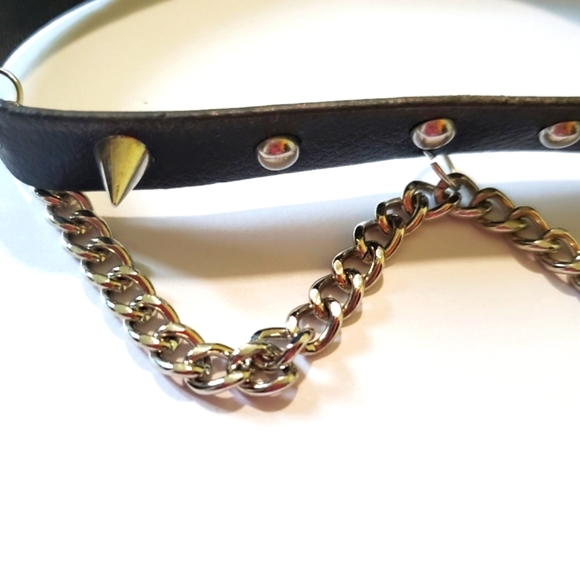 Solid Black Choker Goth Punk Silver Spikes Chains Adjustable Strap/Size Necklace - Picture 2 of 4